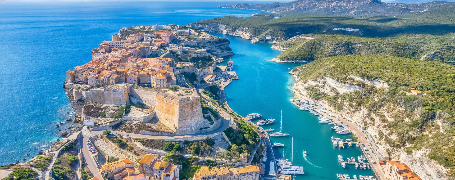 Citadelle et le port de Bonifacio