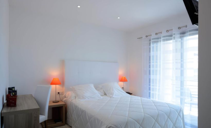 Chambre double côté piscine